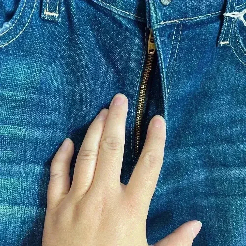 AG-ED Denim Ex-Boyfriend Slim Jeans Size 29‎